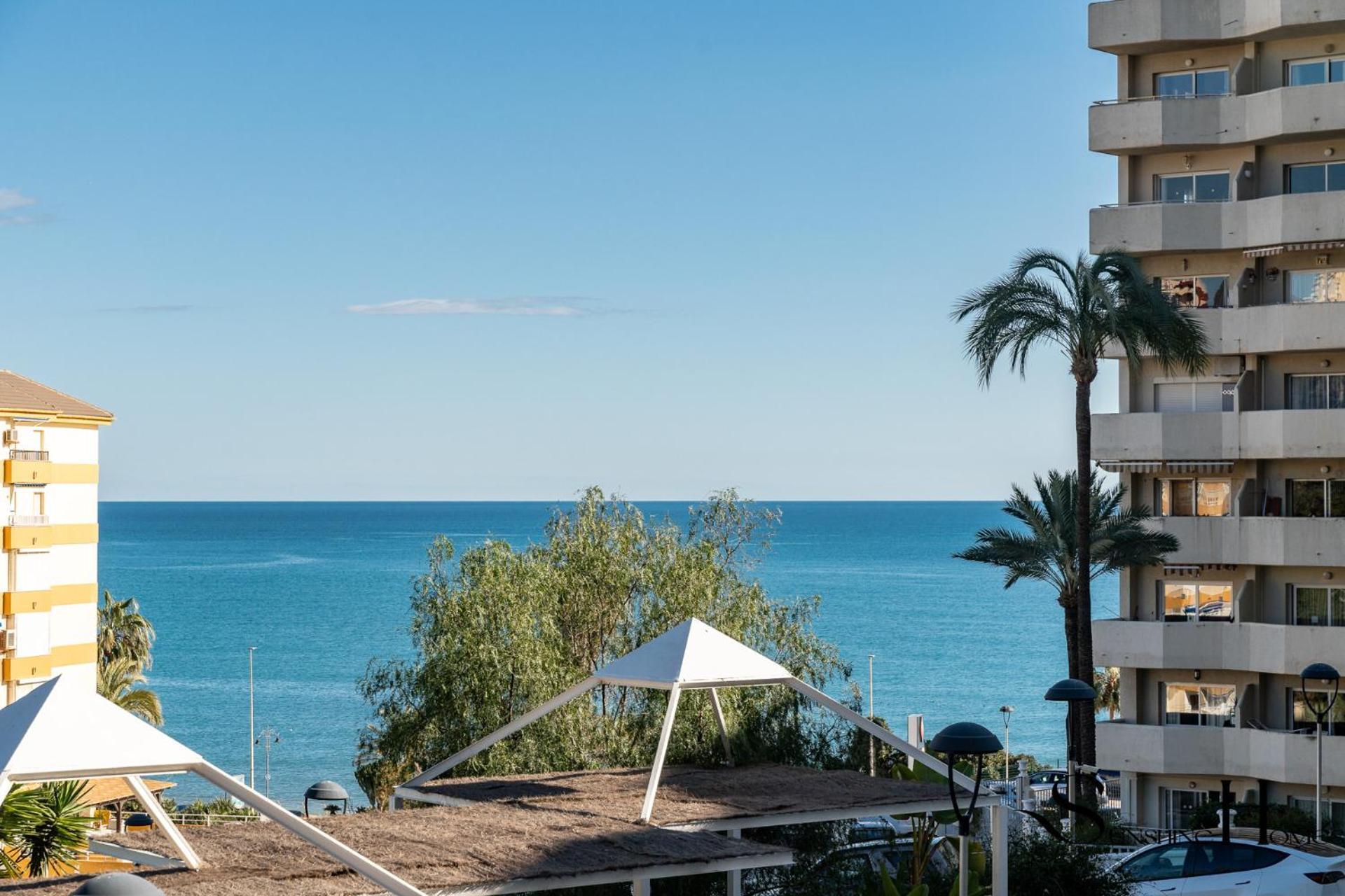 בנאלמדנה Seaview Beachfront Studio With Aqua Park & Balcony מראה חיצוני תמונה